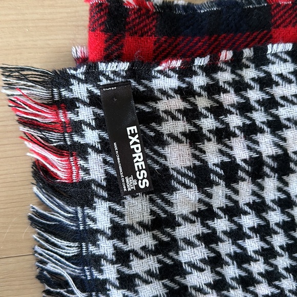 Express Plaid Blanket Scarf - Picture 2 of 5